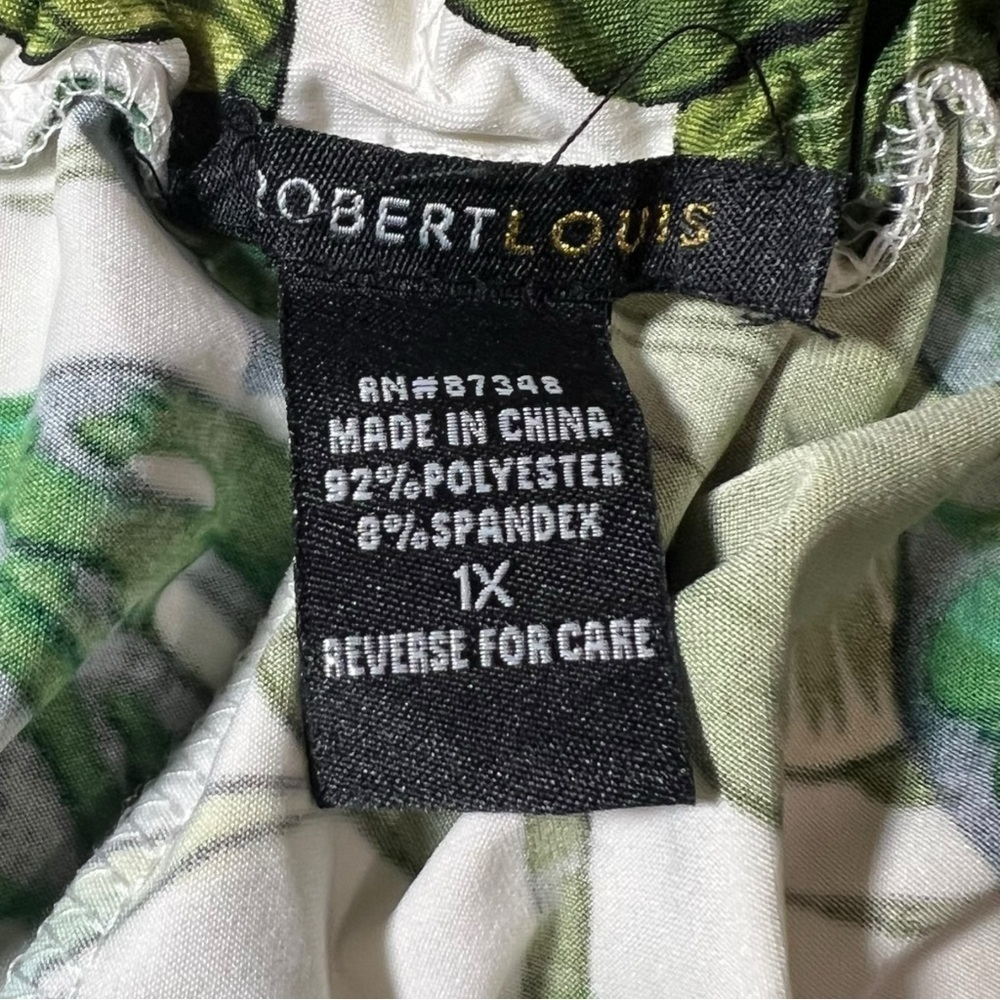 Robert Louis Women’s Pull On Tropical Leaf Shorts Green White Size 1X - Picture 3 of 5